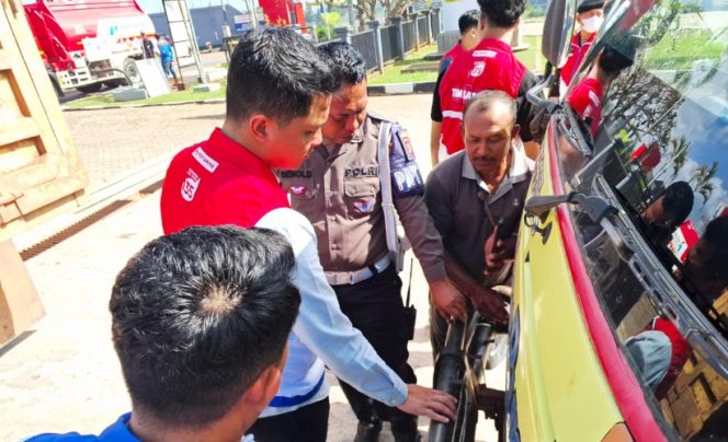 
					Saat Pertamina lakukan sidak lintas sektoral BBM subsidi bersama tim gabungan di Merauke. (Foto dok: Pertamina)