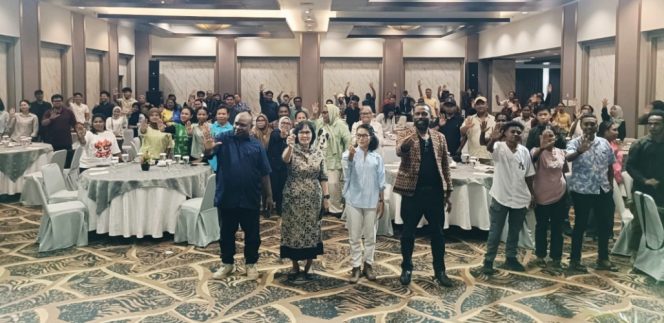 
					Dinas Kesehatan Kota Jayapura menggandeng jurnalis di Kota Jayapura dalam Sosialisasi Pencegahan dan Penanggulangan HIV AIDS dan Tuberculosis (TB).
Foto: Dinkes Kota Jayapura