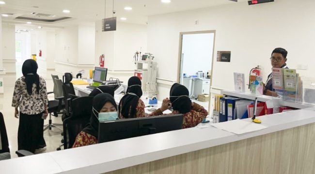 Suasana pelayanan di RSUP Jayapura, Kota Jayapura, Papua. (KabarPapua.co/Syamsuddin Levi)