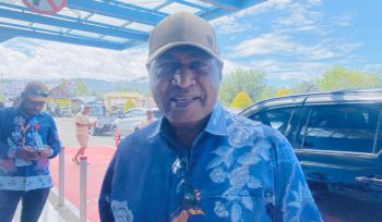 Wagub Papua Barat, Mohamad Lakotani yang juga Ketua Umum LPTQ Papua Barat. (KabarPapua.co/Yosias Wambrauw)