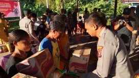 Polres Nabire gelar bakti sosial dan pemeriksaan kesehatan di Distrik Teluk Umar. Foto: ist