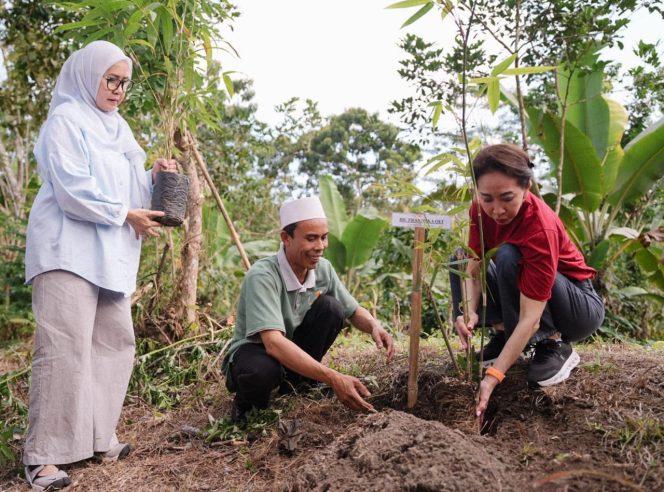
					PT Bank CIMB Niaga Tbk (CIMB Niaga) terus memperkuat upaya pelestarian lingkungan dan pemberdayaan masyarakat melalui Program Konservasi Bambu Berkelanjutan. Foto: CIMB Niaga 