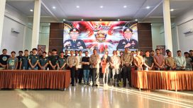 Kapolres Nabire, AKBP Samuel D. Tatiratu resmi membuka Turnamen Mobile Legends Kapolres Cup 2026. (KabarPapua.co/Agies Pranoto)