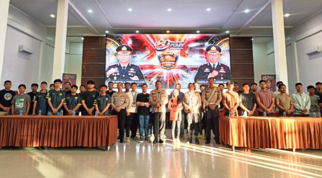 Kapolres Nabire, AKBP Samuel D. Tatiratu resmi membuka Turnamen Mobile Legends Kapolres Cup 2026. (KabarPapua.co/Agies Pranoto)