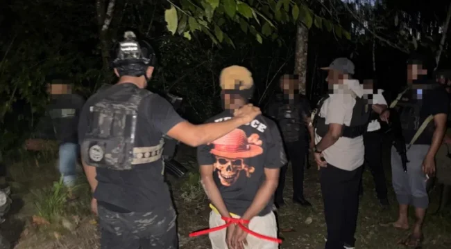 Terduga KKB Balalyon HSSBI Yahukimo tertangkap. Foto: Satgas Damai Cartenz