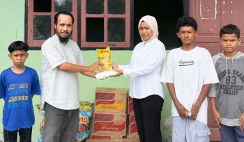 PLN Indonesia Power (PLN IP) UBP Holtekamp menyalurkan santunan kepada anak yatim dan dhuafa di Pondok Pesantren Al Masthury YAPNI, Koya Timur, Distrik Muara Tami, Kota Jayapura, Papua pada momen 1 Muharam 1448 Hijriah atau Tahun Baru Islam. 