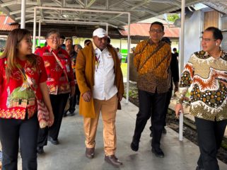 Bupati Jayawijaya, Atenius Murip mendampingi Tim Kementerian Kesehatan Republik Indonesia melakukan kunjungan kerja strategis ke RSUD Wamena pada Sabtu, 27 Juni 2026. Foto: Kominfo Pemkab Jayawijaya.