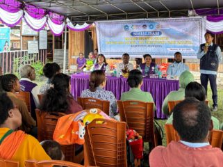 TP PKK Kabupaten Jayawijaya menggandeng Badan Gizi Nasional (BGN) meluncurkan perluasan Program Makan Bergizi Gratis (MBG). Foto: Agris Wistrijaya/Kabarpapua.co