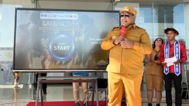 Bupati Jayawijaya Atenius Murip saat meresmikan sistem administrasi pelaksanaan dan layanan pembelian tiket secara daring (online) untuk Festival Budaya Lembah Baliem (FBLB) Ke-34 Tahun 2026. (Foto dok: Kominfo Jayawijaya)
