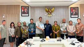 Foto bersama Bupati Puncak Elvis Tabuni bersama jajaran Pemkab Puncak usai audiensi dengan Kementerian Pertanian di Jakarta Selatan, Senin, 20 Juli 2026. (Foto dok: Diskominfo Puncak)