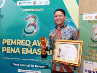 CEO  PT Munja Utama Indonesia, Robertus B. Berot menerima penghargaan Pemred Award dan Pena Emas 2026  atas dedikasi dan kepemimpinannya yang berhasil membawa perusahaan berinovasi dan memperluas pangsa pasar, baik domestik maupun ekspor. (Foto dok:IST)