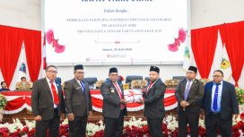 Saat Gubernur Papua Tengah serahkan LKPJ pelaksanaan APBD TA 2025 ke DPRP Papua Tengah. (Foto dok: papuatengahprov.go.id) 
