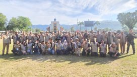 Foto bersama mahasiswa KKN Uncen dan jajaran Pemkab Kepulauan Yapen usai penyambutan. (Foto dok: Istimewa)