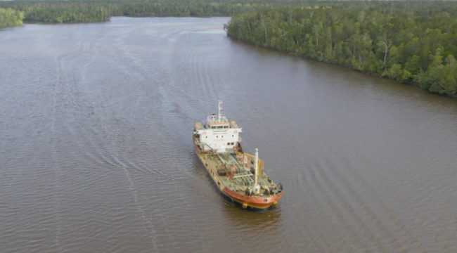 Kapal Pertamina.  pengantar BBM ke wilayah pedalaman. (Foto dok: Pertamina)