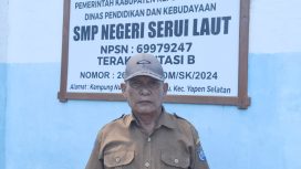 Kepala SMP Negeri Serui Laut, Fiter Kappae. (KabarPapua.co/Ainun Faathirjal)