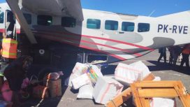 Dinkes Provinsi Papua Tengah telah menerbangkan 11 koli logistik kesehatan, berupa obat-obatan dan BMHP menuju Sugapa, ibukota Kabupaten Intan Jaya, Papua Tengah. (KabarPapua.co/Agies Pranoto) 