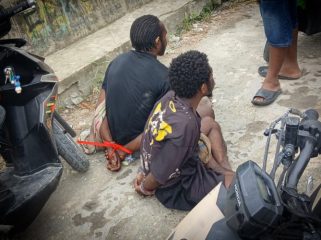 Saat pelaku curanmor ditangkap polisi di Nabire. (Foto dok: Polres Nabire)