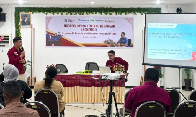 
					Analis Edukasi dan Perlindungan Konsumen OJK Papua menyampaikan materi literasi keuangan kepada ASN dalam kegiatan Nokenku di Kabupaten Kepulauan Yapen. (Foto dok: IST)