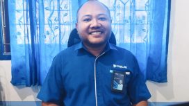 Plh Kepala Cabang PT Pelni Kaimana, Cosmas Kornelis Toko. (KabarPapua.co/Yosias Wambrauw)