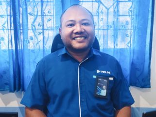 Plh Kepala Cabang PT Pelni Kaimana, Cosmas Kornelis Toko. (KabarPapua.co/Yosias Wambrauw)