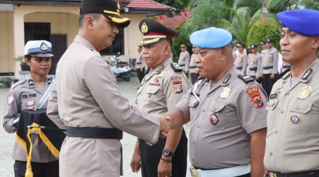 Upacara kenaikan pangkat bagi personel perwira dan bintara periode 1 Juli 2026 di halaman Mapolres Kepulauan Yapen. (Foto dok: IST)