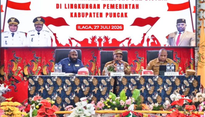
					Bupati Puncak Elvis Tabuni saat memberikan sosialisasi Rencana Pemekaran Kampung dan Distrik Tahun 2026 dihadiri Ketua DPRK Puncak Thomas Tabuni dan Penjabat Sekda Puncak Nenu Tabuni, serta forkompinda Puncak, di Aula Negelar, Ilaga, Senin, 27 Juli 2026. (Foto dok: Diskominfo Puncak)