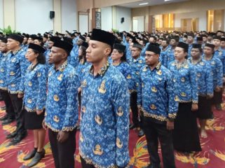 Para tenaga honorer dan CPNS Formasi 2024 di Provinsi Papua Tengah yang terima SK PNS. (KabarPapua.co/Agies Pranoto) 

