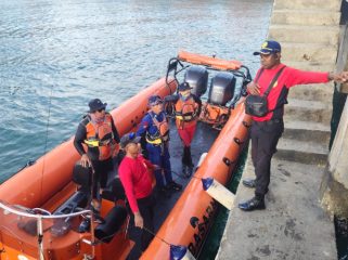 Tim SAR Gabungan saat tiba di dermaga Pelabuhan Laut Kaimana usai melakukan pencarian, Selasa 28 Juli 2026. (Foto dok:IST)