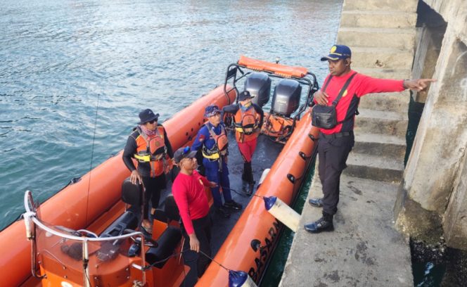
					Tim SAR Gabungan saat tiba di dermaga Pelabuhan Laut Kaimana usai melakukan pencarian, Selasa 28 Juli 2026. (Foto dok:IST)