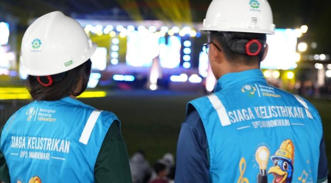 Pengawalan petugas PLN pada penutupan Gelaran penutupan Pesparawi Nasional di Manokwari. Foto: PLN Papua.  