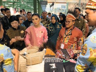 Sejalan dengan semangat KKI 2026, KPw BI Provinsi Papua turut menghadirkan sejumlah program pengembangan UMKM di Tanah
Papua sepanjang tahun berjalan, mulai dari hulu hingga hilir rantai usaha. (Foto dok: BI Papua)
