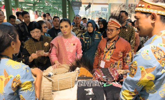 
					Sejalan dengan semangat KKI 2026, KPw BI Provinsi Papua turut menghadirkan sejumlah program pengembangan UMKM di Tanah
Papua sepanjang tahun berjalan, mulai dari hulu hingga hilir rantai usaha. (Foto dok: BI Papua)
