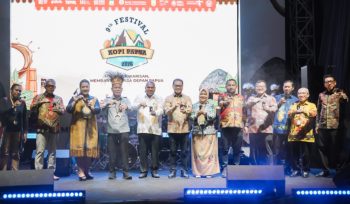 Saat pembukaan Feskop Papua Ke-9 Tahun 2026 dengan tema: “Merawat Warisan, Membangun Masa Depan Papua”. (Foto dok: BI Papua) 