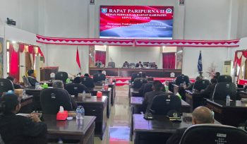 Rapat paripurna II DPRK Kepulauan Yapen  dalam rangka pembahasan Rancangan Peraturan Daerah (Raperda) tentang Pertanggungjawaban Pelaksanaan APBD Tahun Anggaran 2025 serta usulan persetujuan penghapusan aset daerah. Foto: Ainun Faathirjal/KabarPapua.co