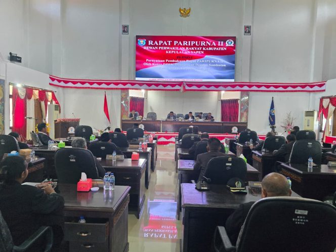 
					Rapat paripurna II DPRK Kepulauan Yapen  dalam rangka pembahasan Rancangan Peraturan Daerah (Raperda) tentang Pertanggungjawaban Pelaksanaan APBD Tahun Anggaran 2025 serta usulan persetujuan penghapusan aset daerah. Foto: Ainun Faathirjal/KabarPapua.co