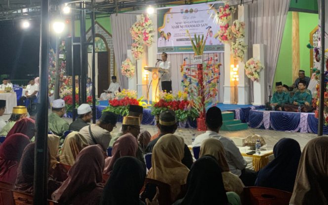 
					Suasana Tabligh Akbar Maulid Nabi Muhammad SAW 1448 Hijriah di Masjid Al-Falah Kodim 1709 Yawa, Kabupaten Kepulauan Yapen. (KabarPapua.co/Ainun Faathirjal)