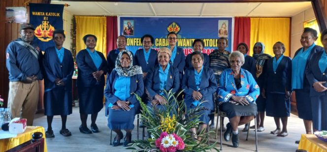 
					Konfercab WKRI Cabang Paniai Resmi Dibuka. Foto: Agis Pranoto/Kabarpapua.co