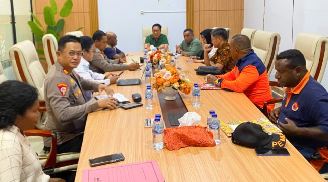 Saat Pemprov Papua Tengah gelar emergency meeting strategic guna tangani Karhutla di wilayah Kabupaten Nabire. (KabarPapua.co/Agies Pranoto)
