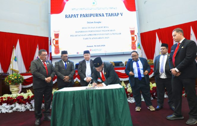 
					Pemprov Papua Tengah dan DPRP Papua Tengah resmi setujui Rancangan Peraturan Daerah tentang Pertanggungjawaban Pelaksanaan Anggaran Pendapatan dan Belanja Daerah Tahun Anggaran 2025 dalam Rapat Paripurna. (Foto dok: papauatengahprov.go.id)