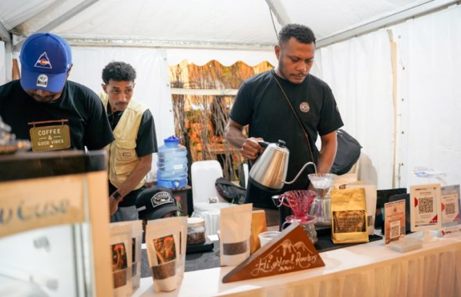 
					Barista Bootcamp sebagai wadah peningkatan kapasitas dan keterampilan talenta kopi lokal. (Foto dok: KPw BI Papua)