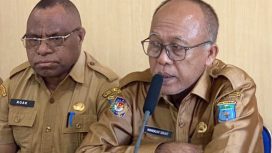 Staf Ahli Gubernur Papua Pegunungan, Manogar Sirait saat memberikan keterangan pers ke media. (Foto dok: IST)