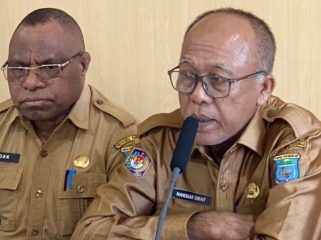 Staf Ahli Gubernur Papua Pegunungan, Manogar Sirait saat memberikan keterangan pers ke media. (Foto dok: IST)