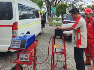 Uji emisi kendaraan di lingkungan PLN IP UBP Holtekamp. Foto: PLN IP UBP Holtekamp