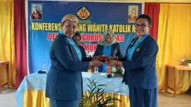 Vivian Gobai (kanan) terpilih menjadi Ketua DPC WKRI Santa Monika Paniai periode 2026 - 2029.  Foto: Agis Pranoto/Kabarpapua.co