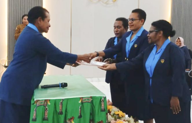 
					Pelantikan pengurus baru WKRI Dewan Pengurus Cabang Santa Monika Paniai periode 2026-2029. (KabarPapua.co/Agies Pranoto)
