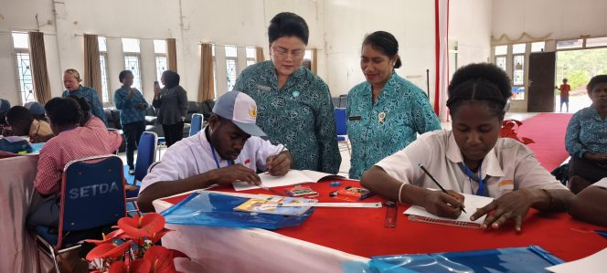 
					TP PKK Kabupaten Puncak wadahi kreativitas pelajar jelang HUT ke-81 RI. Foto: Diskominfo Puncak
