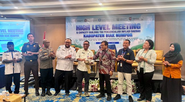 BI Papua- Pemkab Biak Numfor melakukan High Level Meeting (HLM) dan Capacity Building TPID. Foto: BI Papua