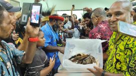 Salah satu benda artefak asal Papua yang berhasil direpatriasi dari Amerika Serikat. Foto: Katharina/KabarPapua.co