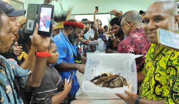 Salah satu benda artefak asal Papua yang berhasil direpatriasi dari Amerika Serikat. Foto: Katharina/KabarPapua.co