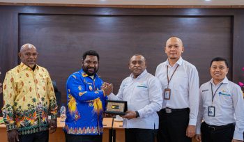 Audiens PLN bersama Pemkab Mamberamo Raya perkuat keandalan listrik daerah. Foto:PLN Papua